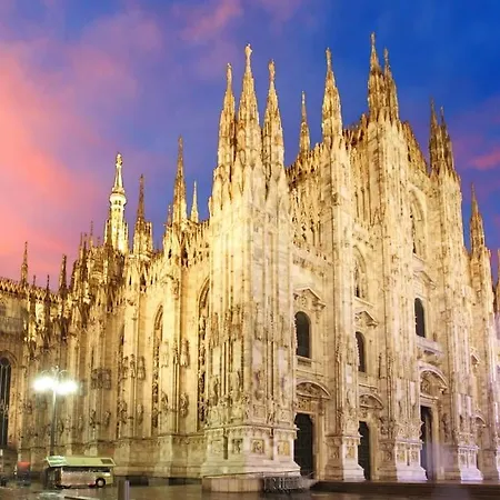 Zona Duomo E Navigli * Milan